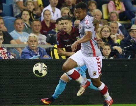 也为拔河在 也为拔河在