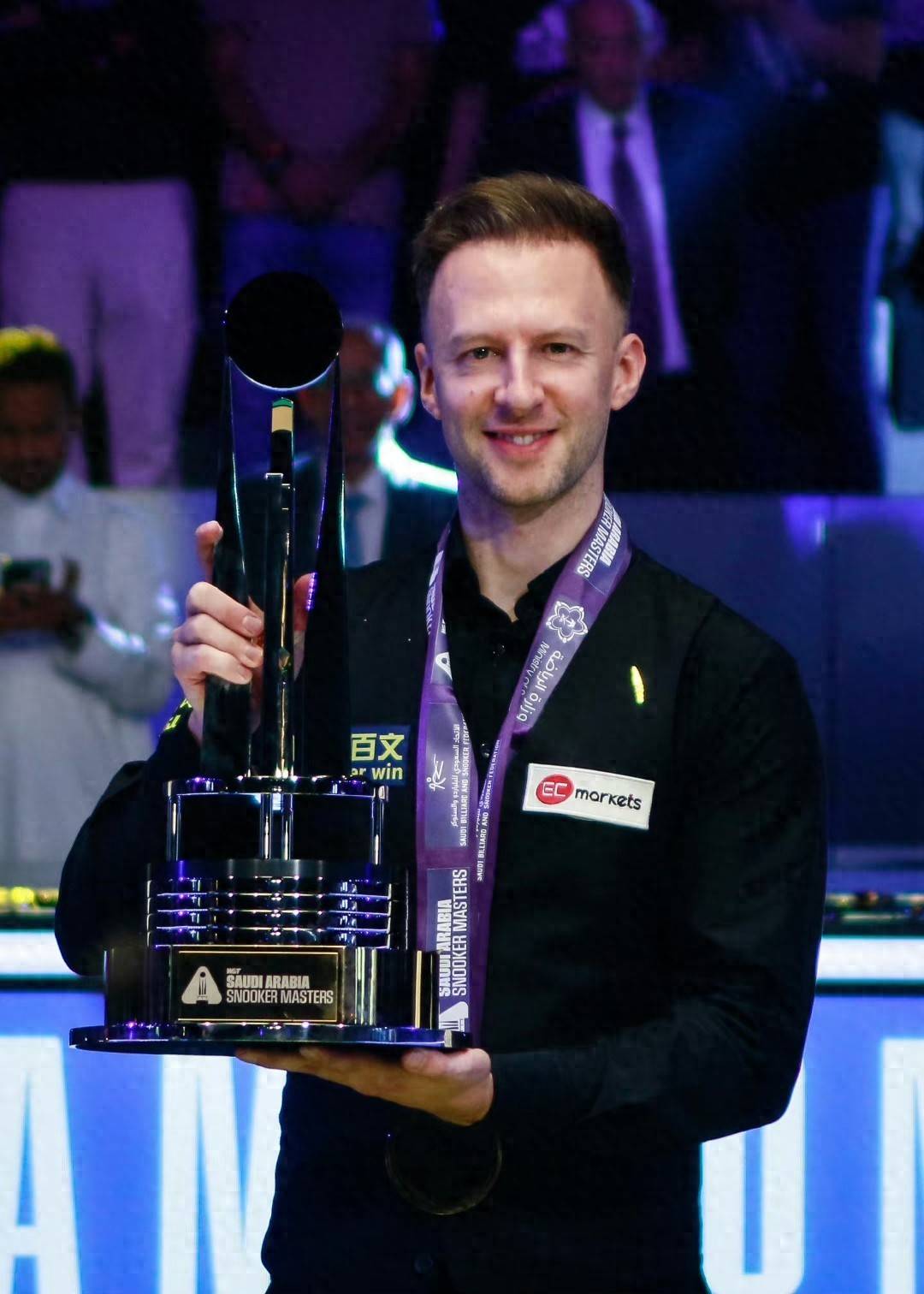 他在对阵强 他在对阵强