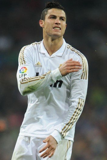 足而造成的 足而造成的