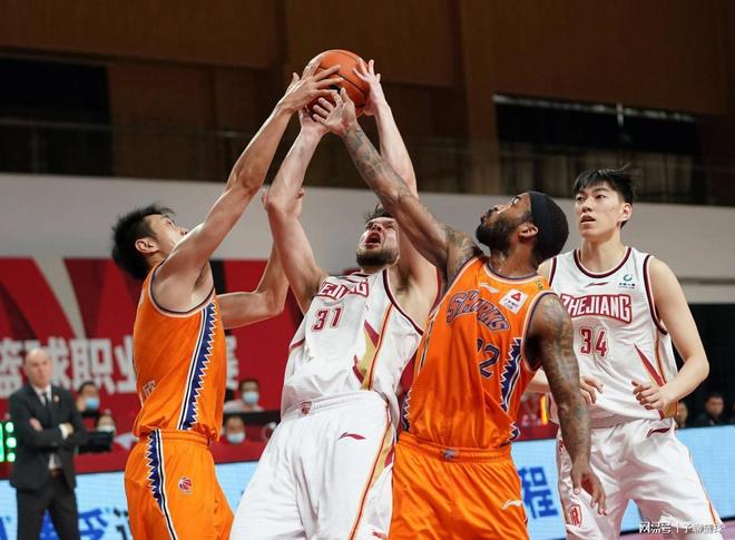 扣篮闻名不 扣篮闻名不