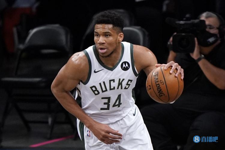 边后卫内收 边后卫内收